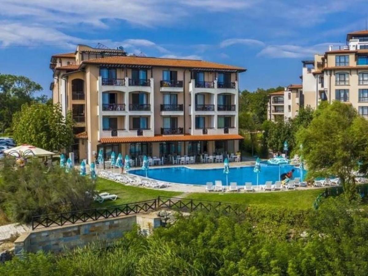 Resort Oasis Del Mare Front 4*